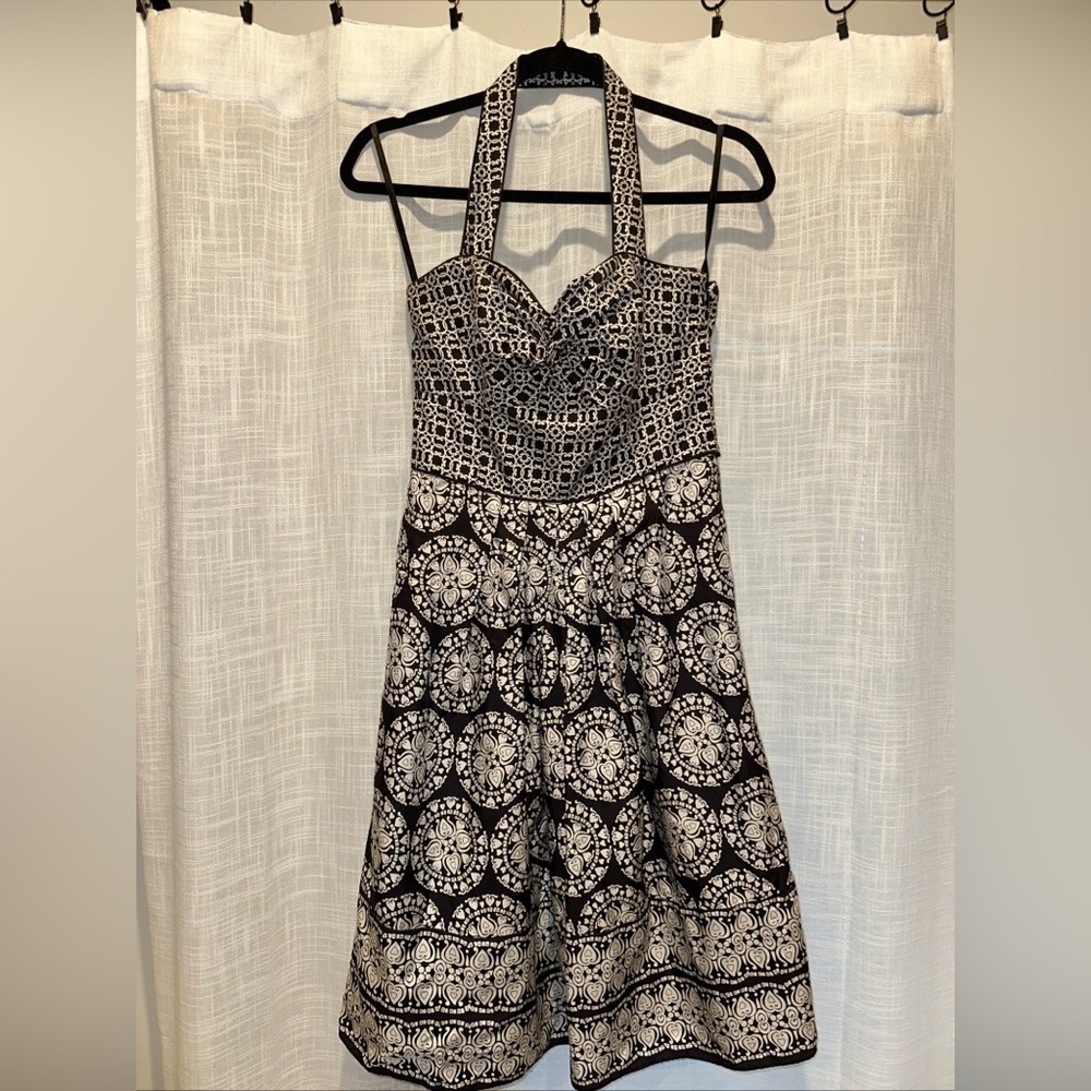 White House Black Market Womens Silk Halter/ Sleeveless Cocktail Dress Size 6